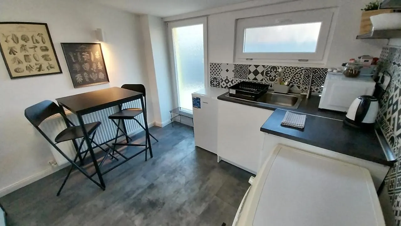 Hi-Bp Garden City Batsanyi Tiny House Near The City Train With Free Parking Budapest Lägenhet