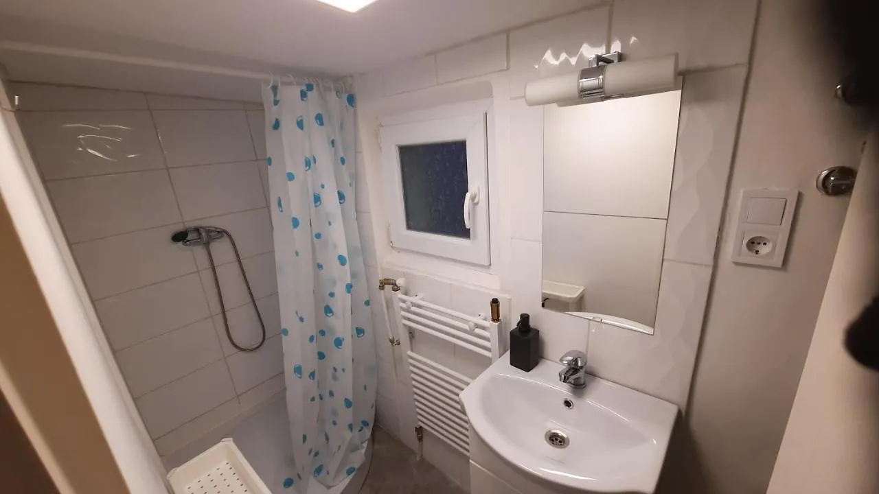 Hi-Bp Garden City Batsanyi Tiny House Near The City Train With Free Parking Budapest Hungary