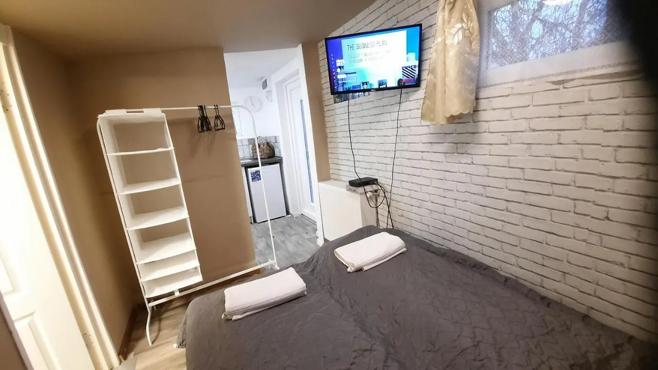 Hi-Bp Garden City Batsanyi Tiny House Near The City Train With Free Parking Budapešť Apartmán