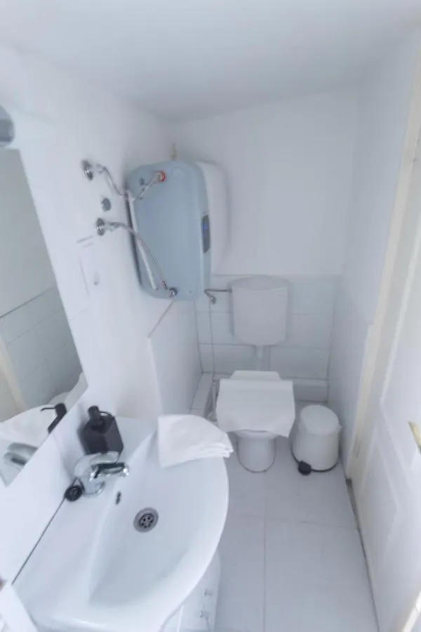 Hi-Bp Garden City Batsanyi Tiny House Near The City Train With Free Parking Budapest